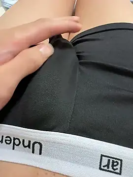 Snapshot of toooom845 chatting on 10, 10, 2025 toooom845 online show from 10, 10, 2025