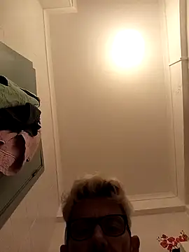 Snapshot of jonyfree1978 chatting on 7, 10, 2025 jonyfree1978 online show from 7, 10, 2025