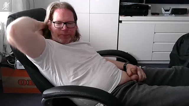Snapshot of VSteph chatting on 12, 4, 2026 VSteph online show from 12, 4, 2026