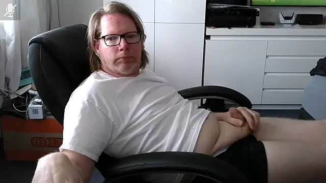 Snapshot of VSteph chatting on 25, 4, 2026 VSteph online show from 25, 4, 2026
