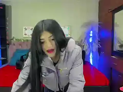 Lia Keen online show from 8, 3, 2025