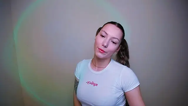 Snapshot of VanessaMay_ chatting on 25, 12, 2024 VanessaMay online show from 25, 12, 2024