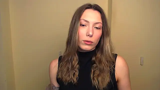 Snapshot of VanessaMay_ chatting on 5, 3, 2025 VanessaMay online show from 5, 3, 2025