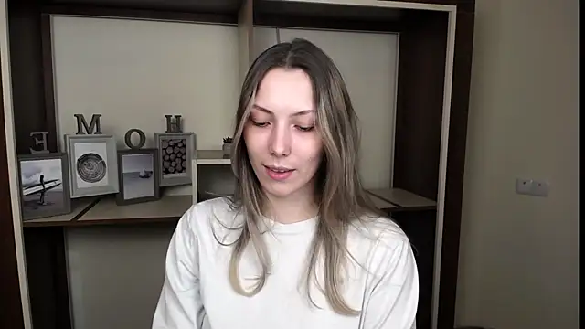 Snapshot of VanessaMay_ chatting on 1, 3, 2026 VanessaMay online show from 1, 3, 2026