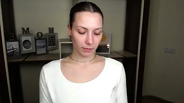 Snapshot of VanessaMay_ chatting on 13, 3, 2026 VanessaMay online show from 13, 3, 2026