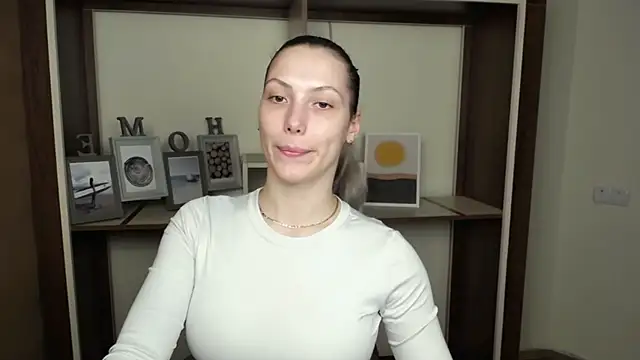 Snapshot of VanessaMay_ chatting on 17, 3, 2026 VanessaMay online show from 17, 3, 2026