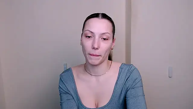 Snapshot of VanessaMay_ chatting on 21, 4, 2026 VanessaMay online show from 21, 4, 2026