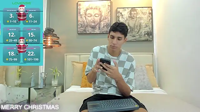 Snapshot of kieran_derek chatting on 18, 12, 2025 kieran derek online show from 18, 12, 2025