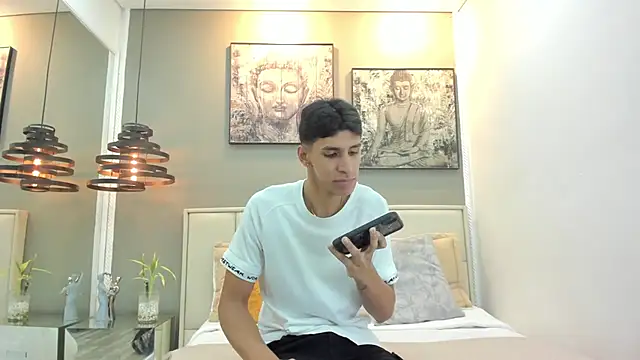 Snapshot of kieran_derek chatting on 21, 12, 2025 kieran derek online show from 21, 12, 2025