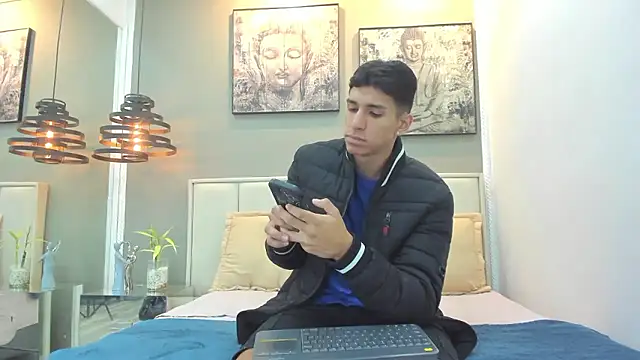 Snapshot of kieran_derek chatting on 8, 1, 2026 kieran derek online show from 8, 1, 2026