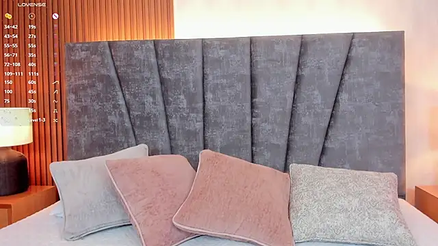 pretty sunlight  online show from 10, 1, 2025