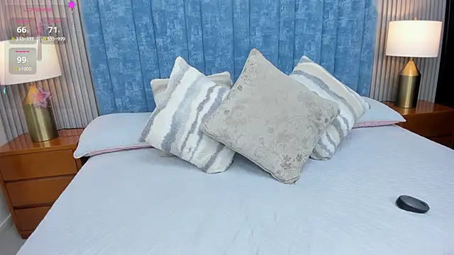 pretty sunlight  online show from 11, 9, 2025