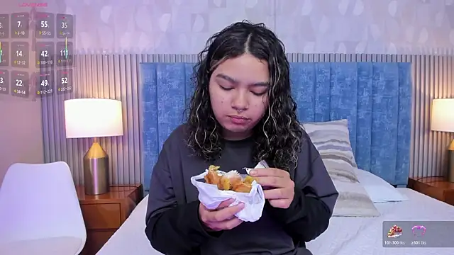 pretty sunlight  online show from 13, 3, 2026