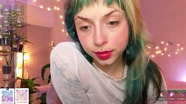 Snapshot of lavenderluxe chatting on 10, 7, 2026 lavenderluxe online show from 10, 7, 2026