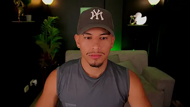 Snapshot of Aaronfox_x chatting on 3, 11, 2025 Aaronfox x online show from 3, 11, 2025