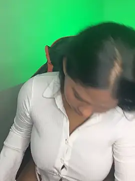 Snapshot of hurren_pasha chatting on 7, 4, 2026 hurren pasha online show from 7, 4, 2026