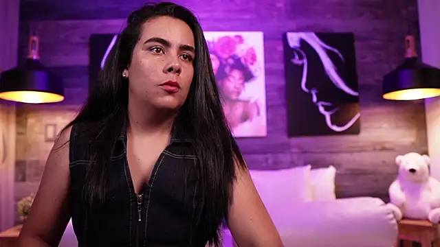 Snapshot of DanyAndAlexa chatting on 5, 3, 2025 DanyAndAlexa online show from 5, 3, 2025