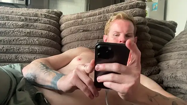Snapshot of crossfitterguy87 chatting on 5, 10, 2025 crossfitterguy87 online show from 5, 10, 2025