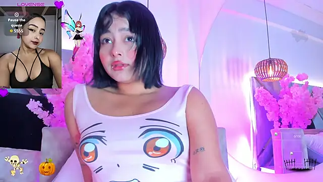 KimVelezz online show from 30, 10, 2025