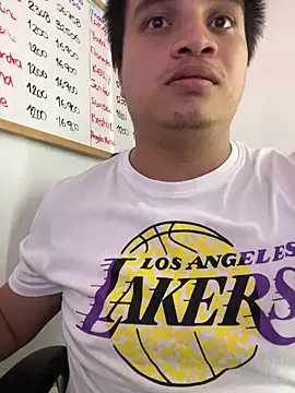 Snapshot of ahntony__69 chatting on 3, 2, 2026 ahntony 69 online show from 3, 2, 2026