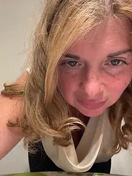 Snapshot of Lombada chatting on 5, 5, 2026 Lombada online show from 5, 5, 2026