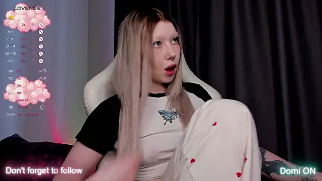 Snapshot of takeyourmolly chatting on 13, 3, 2026 takeyourmolly online show from 13, 3, 2026