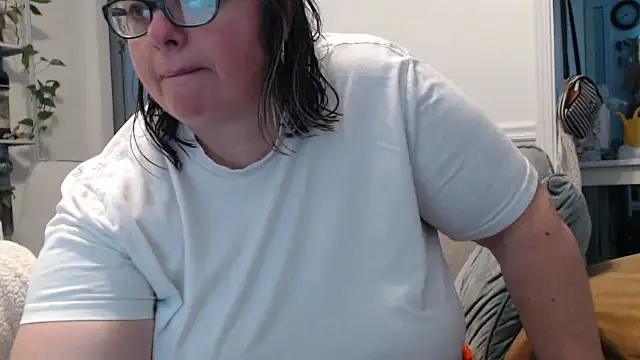 Snapshot of LauLauPAWG chatting on 16, 2, 2025 LauLauPAWG online show from 16, 2, 2025