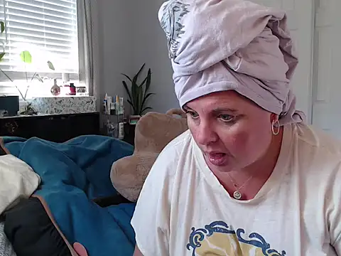 LauLauPAWG online show from 6, 11, 2025