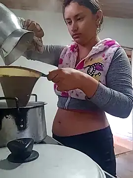 Snapshot of sariitha_sw chatting on 12, 1, 2025 sariitha sw online show from 12, 1, 2025