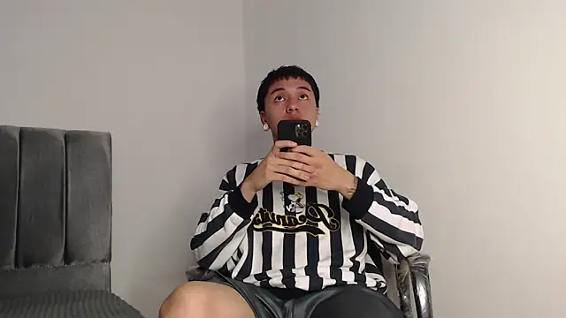 alex-lover online show from 11, 11, 2025