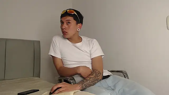 Snapshot of alex-lover chatting on 10, 2, 2026 alex-lover online show from 10, 2, 2026