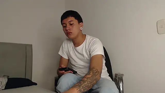 Snapshot of alex-lover chatting on 9, 4, 2026 alex-lover online show from 9, 4, 2026