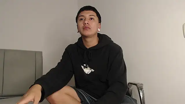 Snapshot of alex-lover chatting on 15, 4, 2026 alex-lover online show from 15, 4, 2026