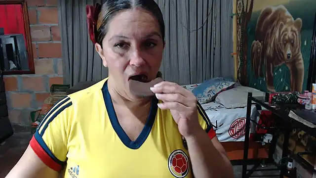 Snapshot of mom_son_dirty chatting on 26, 3, 2026 mom son dirty online show from 26, 3, 2026