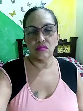 Snapshot of mom_son_dirty chatting on 14, 4, 2026 mom son dirty online show from 14, 4, 2026