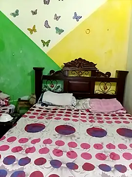 Snapshot of mom_son_dirty chatting on 23, 4, 2026 mom son dirty online show from 23, 4, 2026
