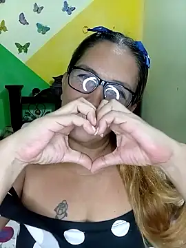 Snapshot of mom_son_dirty chatting on 25, 4, 2026 mom son dirty online show from 25, 4, 2026