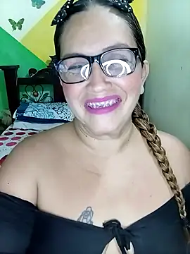 Snapshot of mom_son_dirty chatting on 28, 4, 2026 mom son dirty online show from 28, 4, 2026