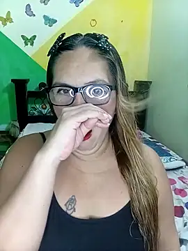 Snapshot of mom_son_dirty chatting on 30, 4, 2026 mom son dirty online show from 30, 4, 2026