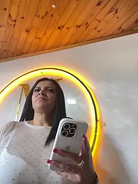 Snapshot of Milff_parkerrr chatting on 21, 1, 2025 Milff parkerrr online show from 21, 1, 2025