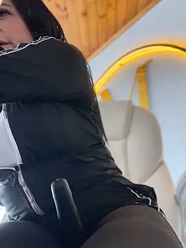 Snapshot of Milff_parkerrr chatting on 23, 1, 2025 Milff parkerrr online show from 23, 1, 2025