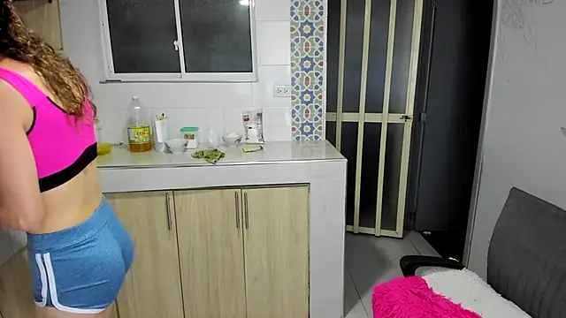 Snapshot of RachelJones_ chatting on 27, 4, 2026 RachelJones online show from 27, 4, 2026