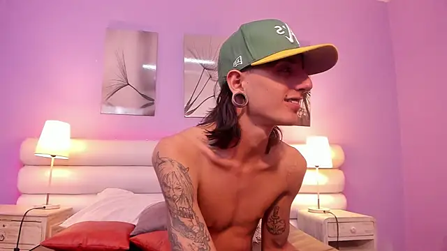 Matthew Dixonn online show from 28, 1, 2025