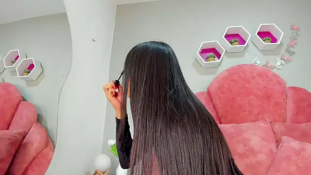 StefanyWilliams  online show from 17, 2, 2025