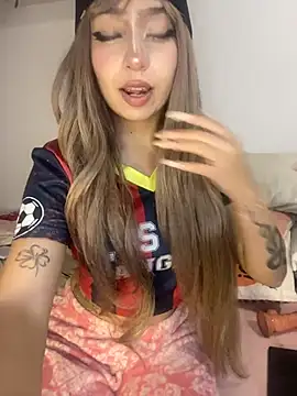 Snapshot of lunaapppp chatting on 8, 4, 2026 lunaapppp online show from 8, 4, 2026