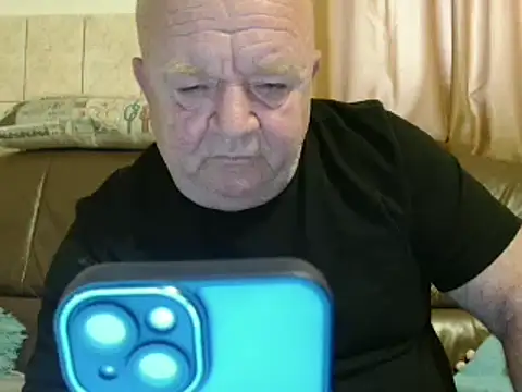 Snapshot of fullballs6 chatting on 10, 3, 2025 fullballs6 online show from 10, 3, 2025