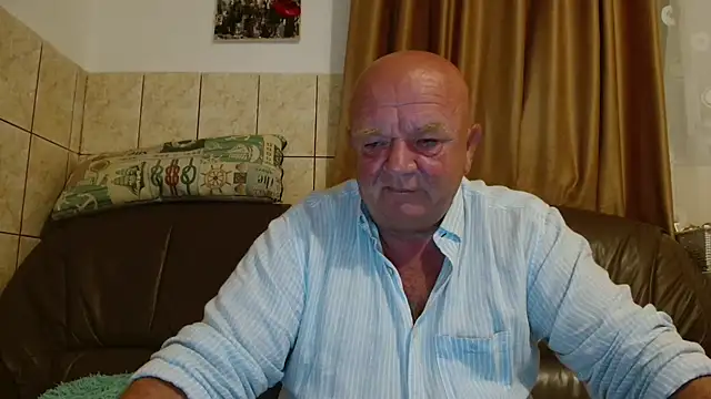 Snapshot of fullballs6 chatting on 11, 9, 2025 fullballs6 online show from 11, 9, 2025