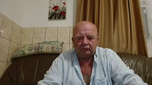 Snapshot of fullballs6 chatting on 16, 9, 2025 fullballs6 online show from 16, 9, 2025