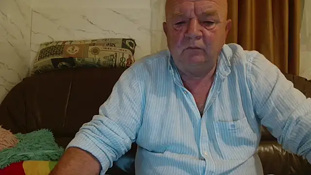 Snapshot of fullballs6 chatting on 5, 11, 2025 fullballs6 online show from 5, 11, 2025