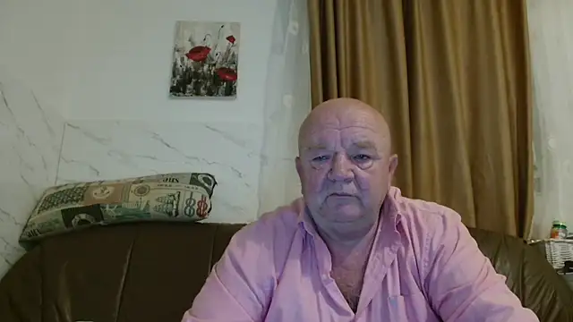 Snapshot of fullballs6 chatting on 28, 11, 2025 fullballs6 online show from 28, 11, 2025